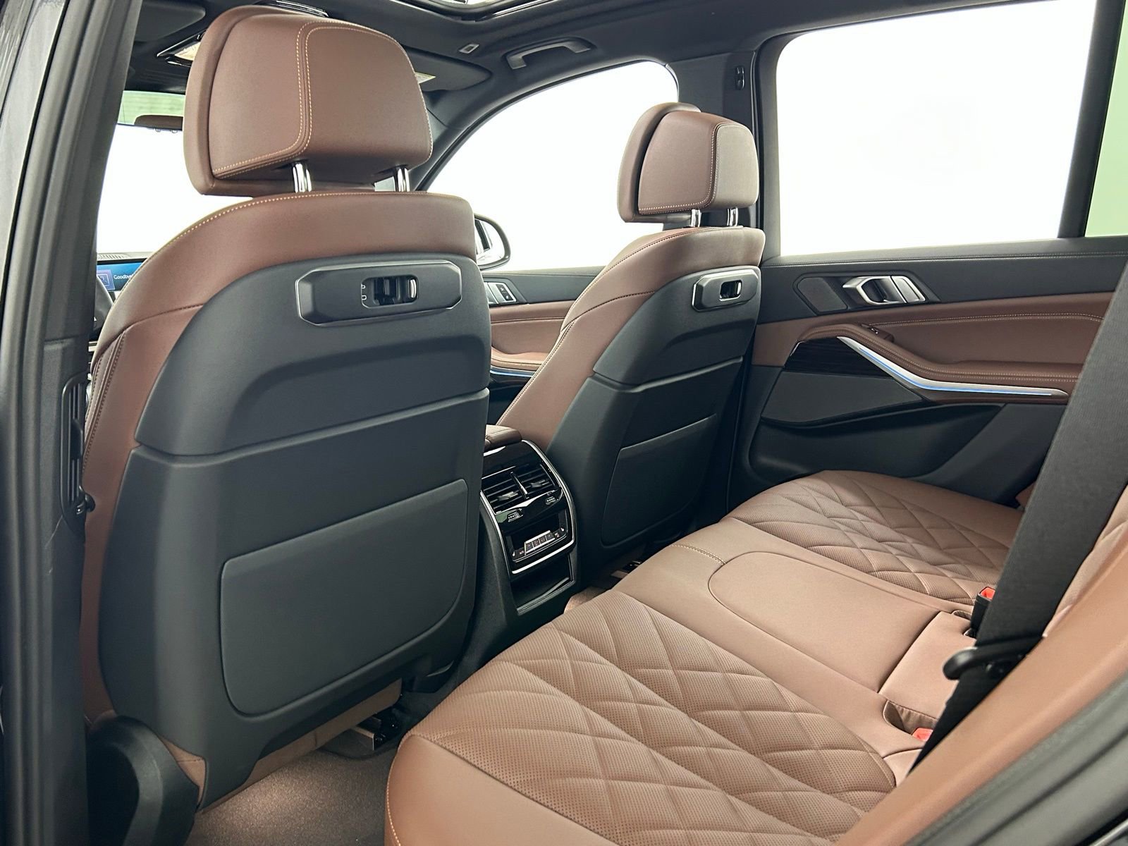 Used 2026 BMW X5 xDrive50e w/ Climate Comfort Package image 35