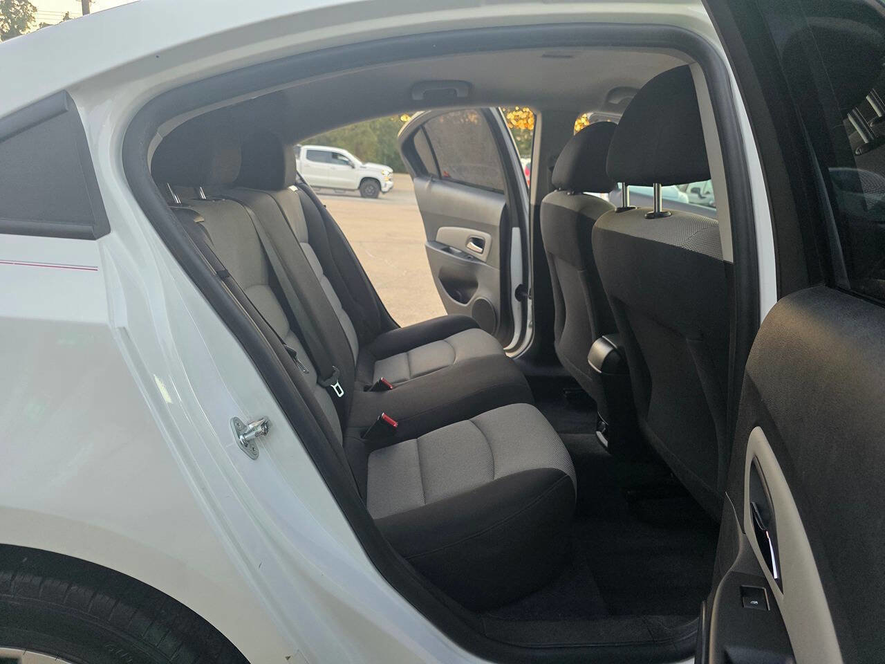 Used 2016 Chevrolet Cruze LS image 18