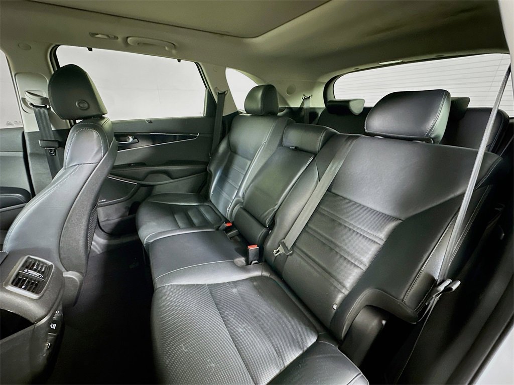 Used 2018 Kia Sorento SX image 15