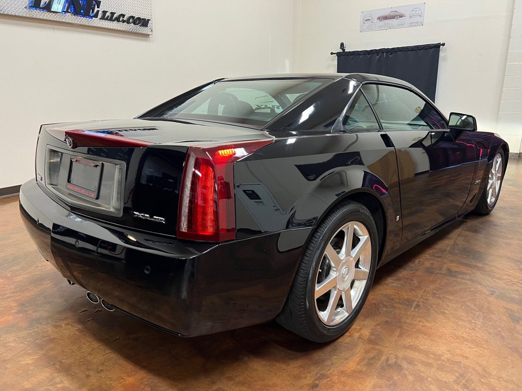 Used 2008 Cadillac XLR RWD image 19