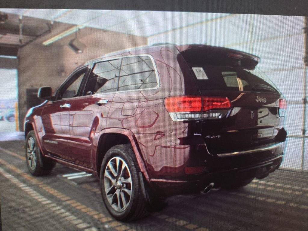 Used 2018 Jeep Grand Cherokee Overland AWD/4WD image 4