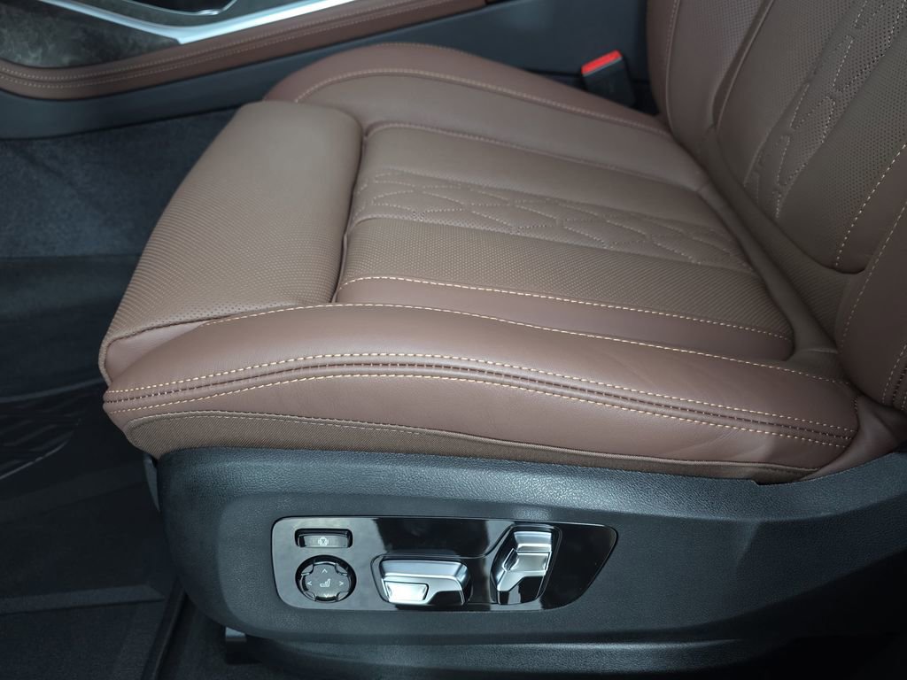 New 2026 BMW X7 xDrive40i w/ Executive Package image 29