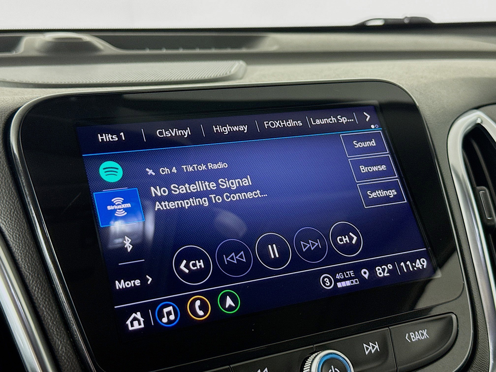 Used 2022 Chevrolet Equinox Premier image 17