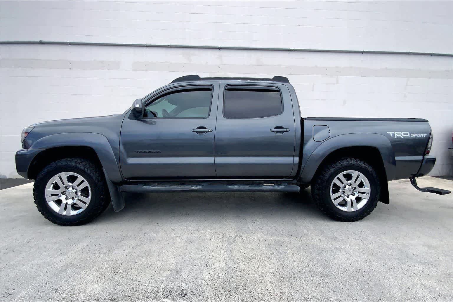 Used 2015 Toyota Tacoma PreRunner RWD image 3