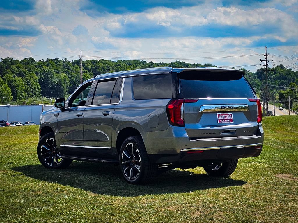 Used 2022 GMC Yukon XL SLT w/ SLT Premium Package AWD/4WD image 6