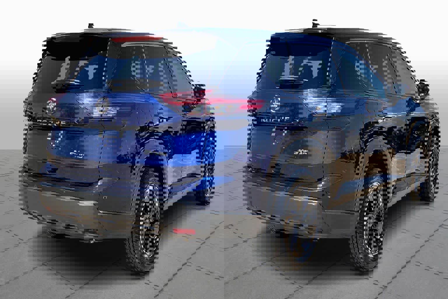 Used 2024 Nissan Rogue SV image 13