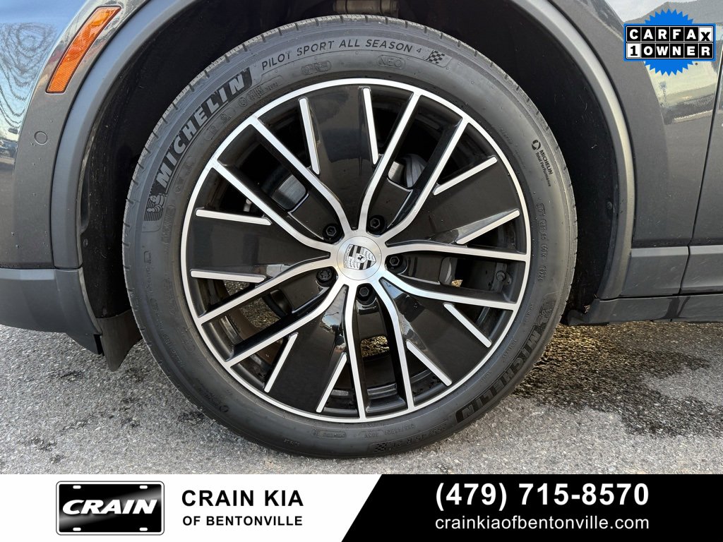 Used 2024 Porsche Macan 4 Electric image 33