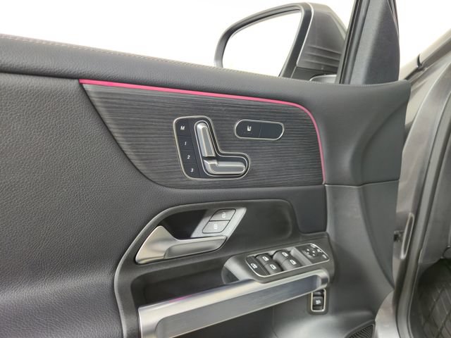 Certified 2026 Mercedes-Benz GLB 250 4MATIC image 21