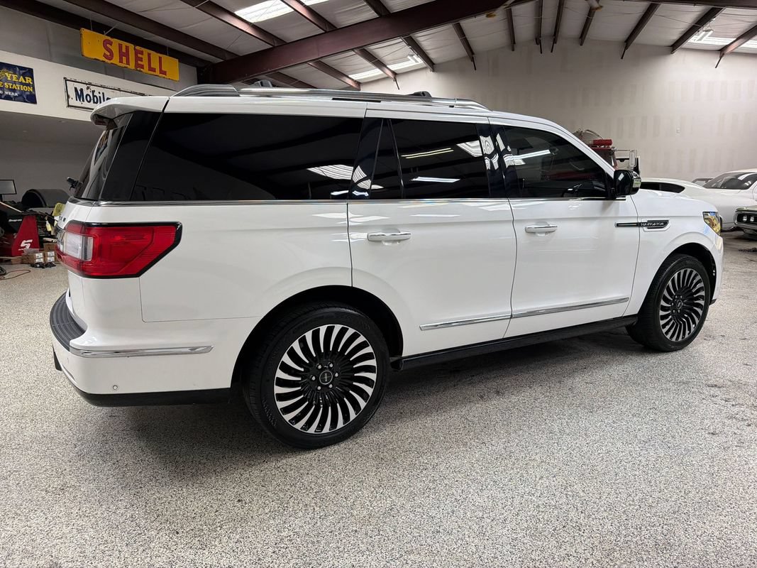 Used 2020 Lincoln Navigator Black Label w/ Cargo Convenience Package AWD/4WD image 8
