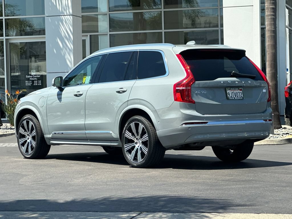 Certified 2024 Volvo XC90 T8 Plus AWD/4WD image 3