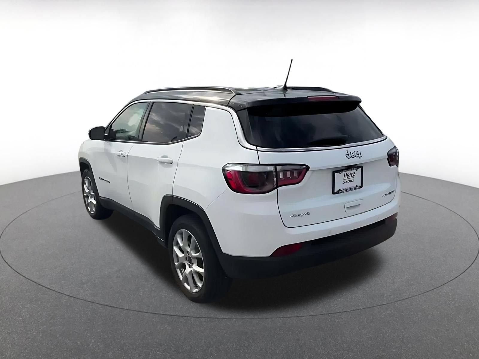 Used 2025 Jeep Compass Limited AWD/4WD image 10