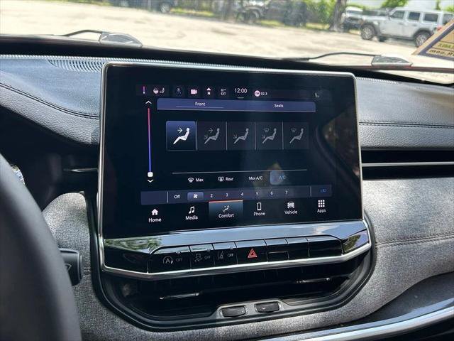 Certified 2023 Jeep Compass Latitude AWD/4WD image 25