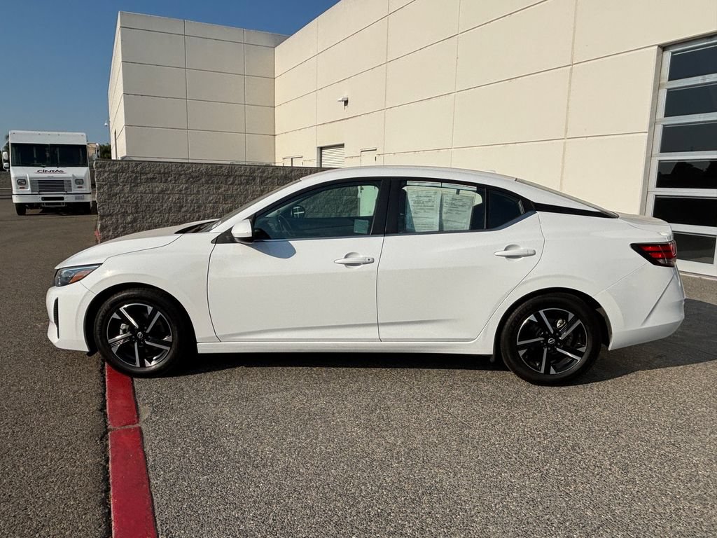 Used 2024 Nissan Sentra SV FWD image 8
