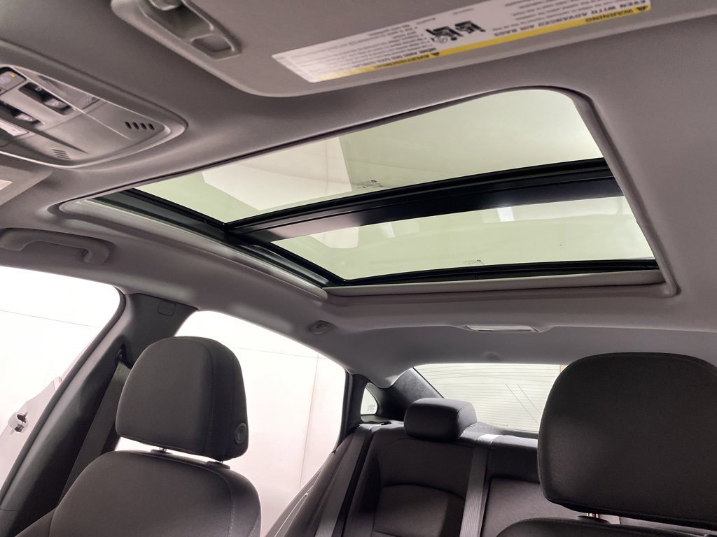 Used 2023 Chevrolet Malibu LT image 19