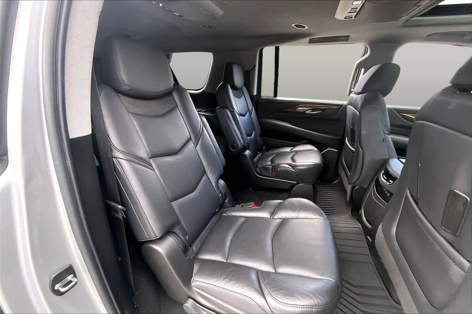 Used 2019 Cadillac Escalade ESV Luxury AWD/4WD image 21