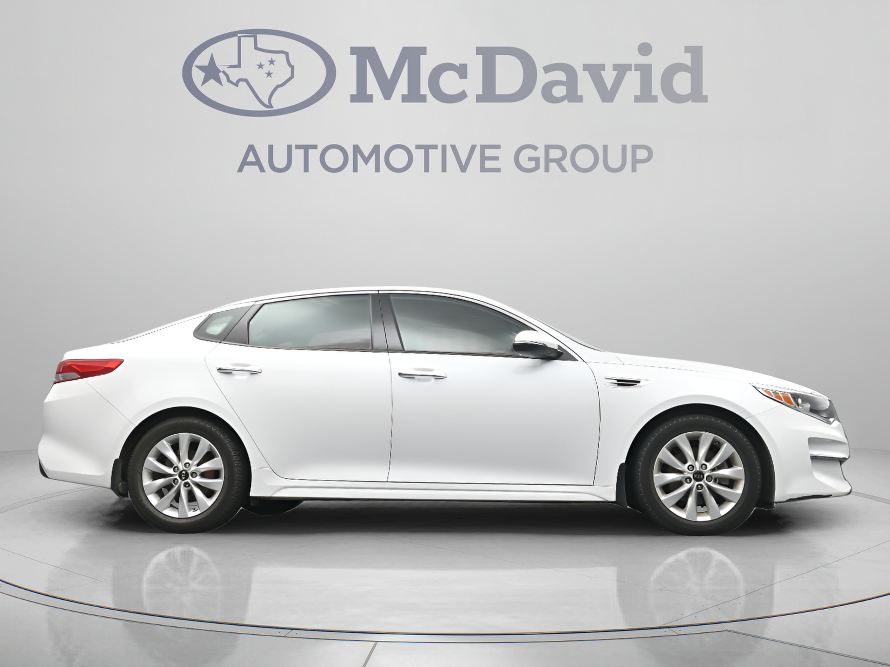 Used 2018 Kia Optima EX w/ Premium Package FWD image 32
