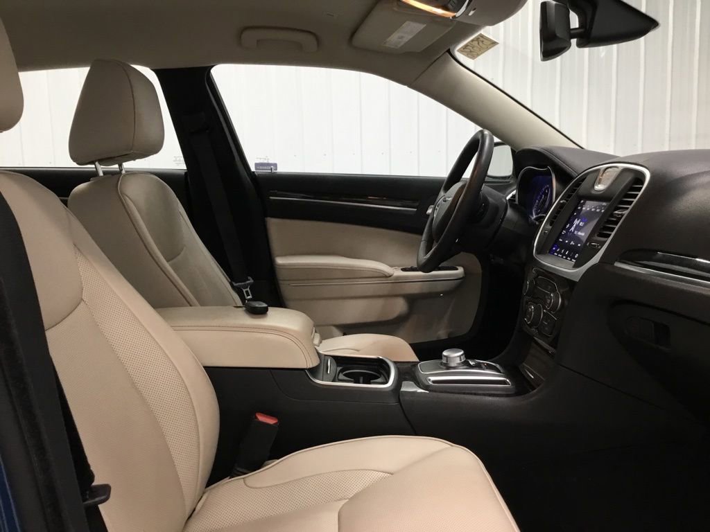 Used 2022 Chrysler 300 Touring L w/ Comfort Group AWD/4WD image 20