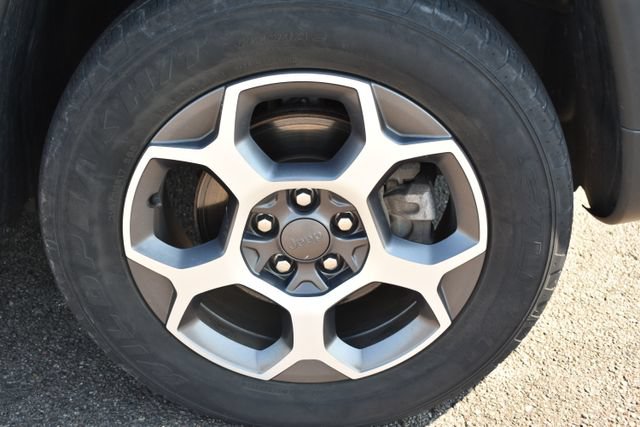 Used 2022 Jeep Compass Trailhawk w/ Sun and Sound Group AWD/4WD image 48