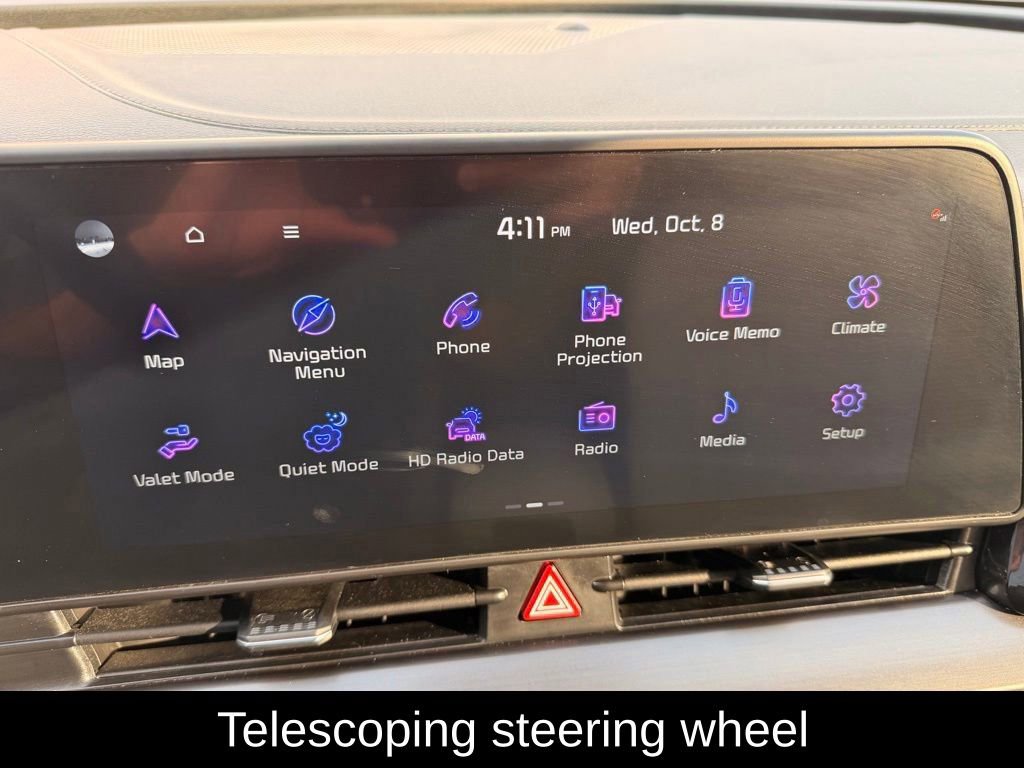 Used 2025 Kia Sportage EX image 23