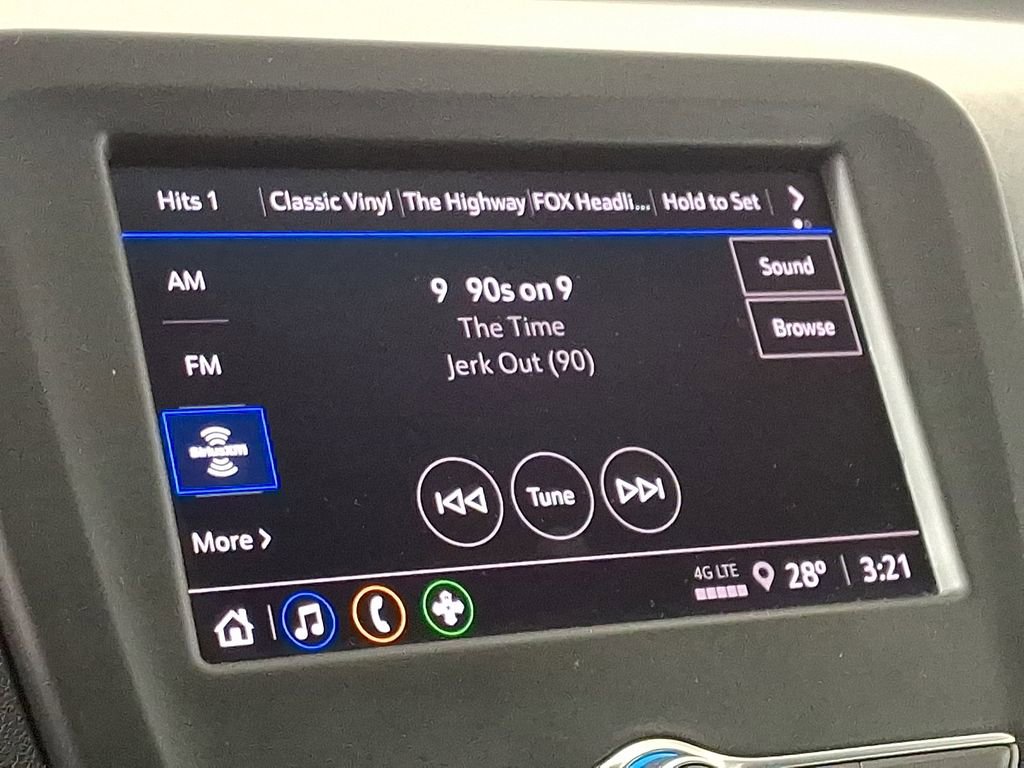 Used 2023 Chevrolet Equinox LT image 3