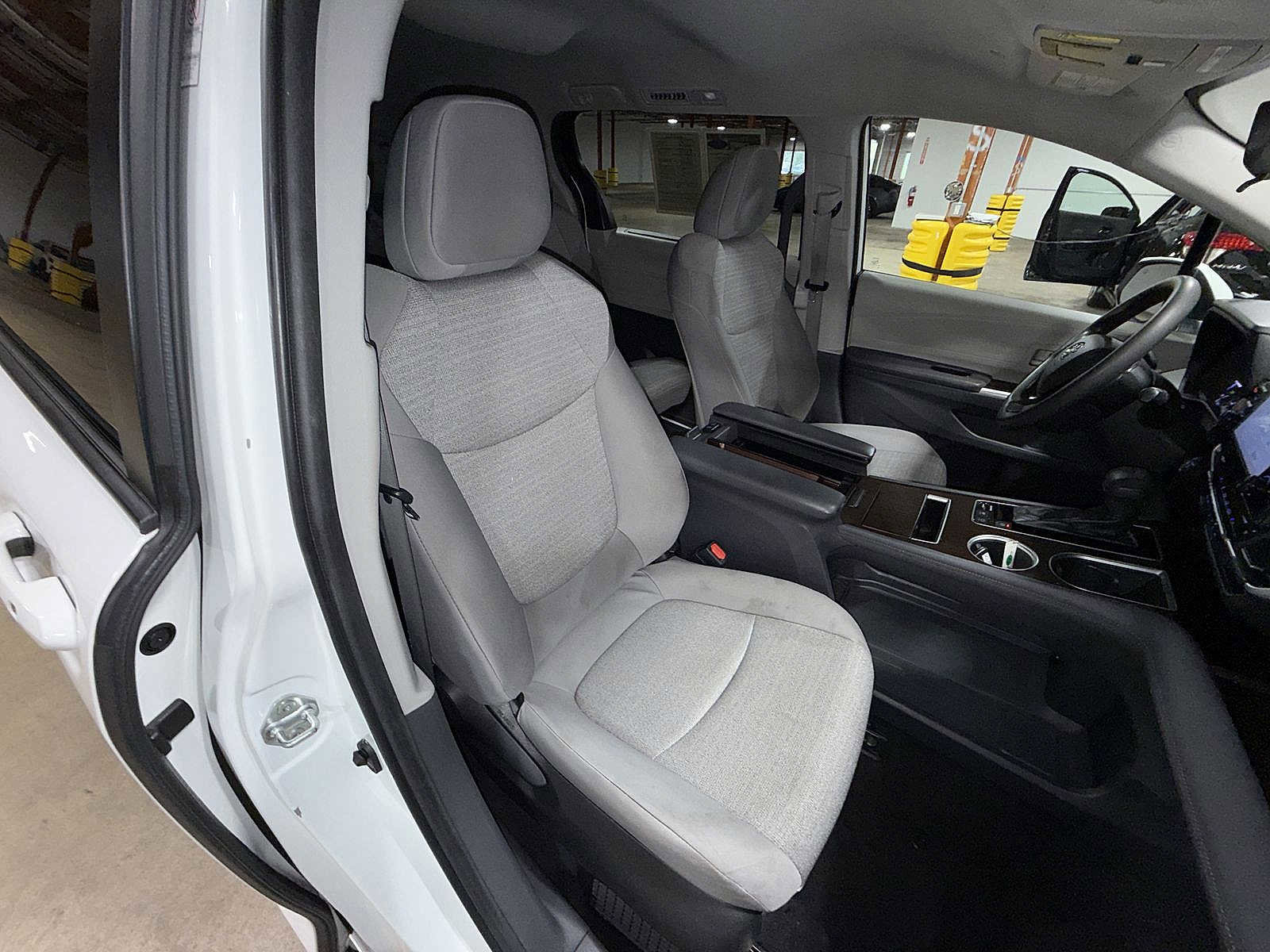 Certified 2022 Toyota Sienna LE FWD image 16