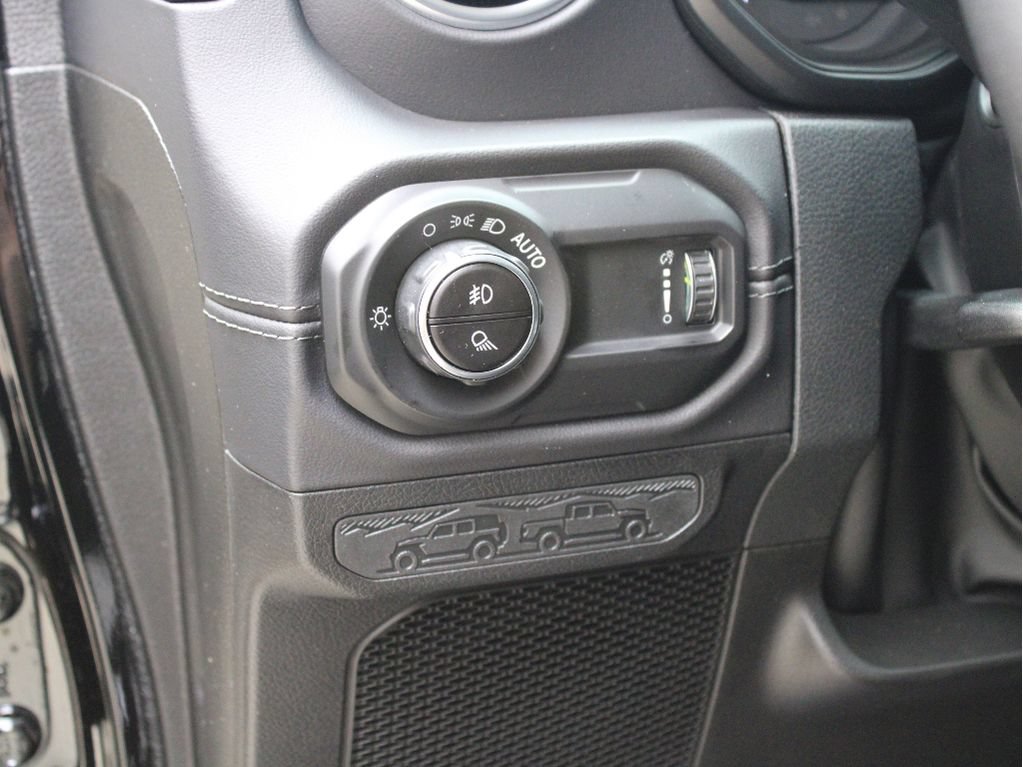 New 2026 Jeep Gladiator Sport AWD/4WD image 15