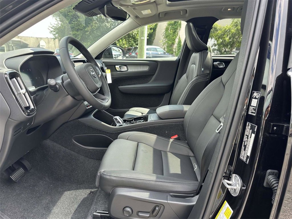 New 2026 Volvo XC40 B5 Plus w/ Protection Package Premier image 15