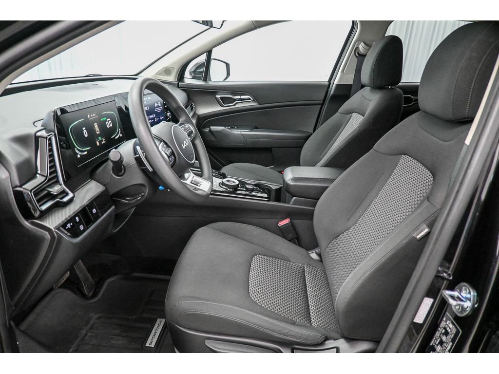 Used 2023 Kia Sportage LX image 30
