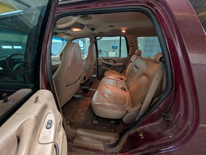 Used 2001 Ford Expedition XLT AWD/4WD image 23