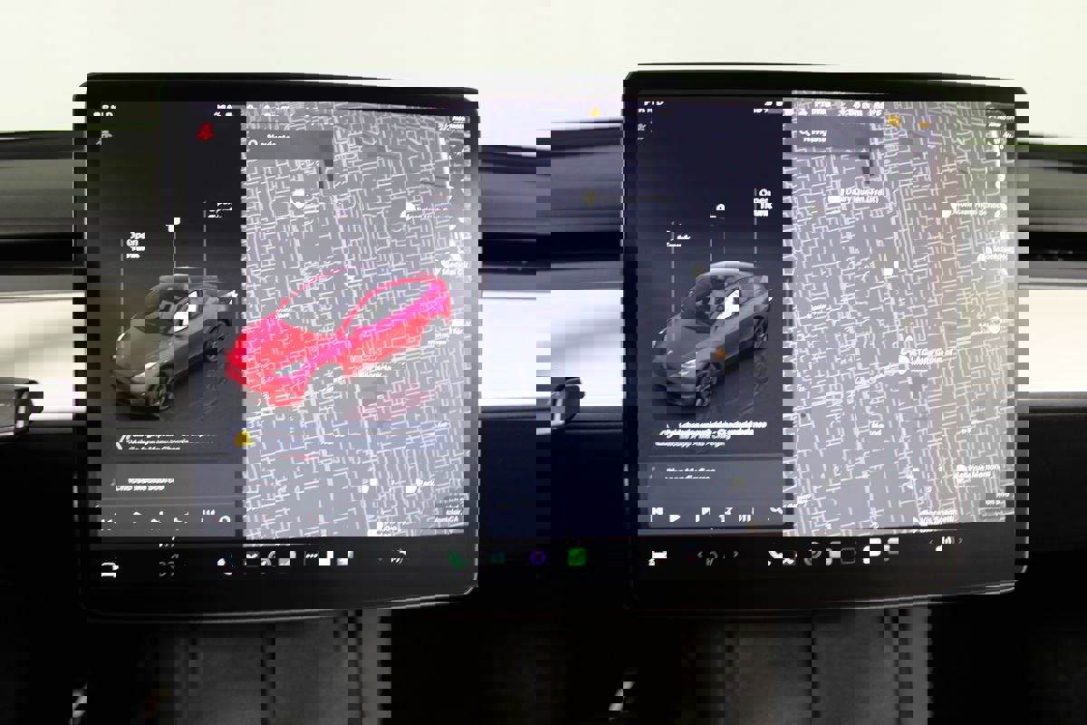 Used 2024 Tesla Model Y Long Range image 13