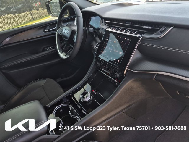 Used 2023 Jeep Grand Cherokee L Laredo AWD/4WD image 13