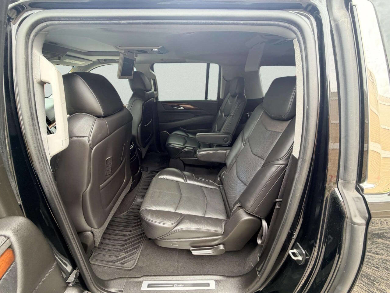 Used 2015 Cadillac Escalade ESV Premium AWD/4WD image 25