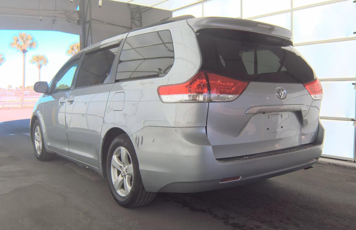 Used 2011 Toyota Sienna LE image 6