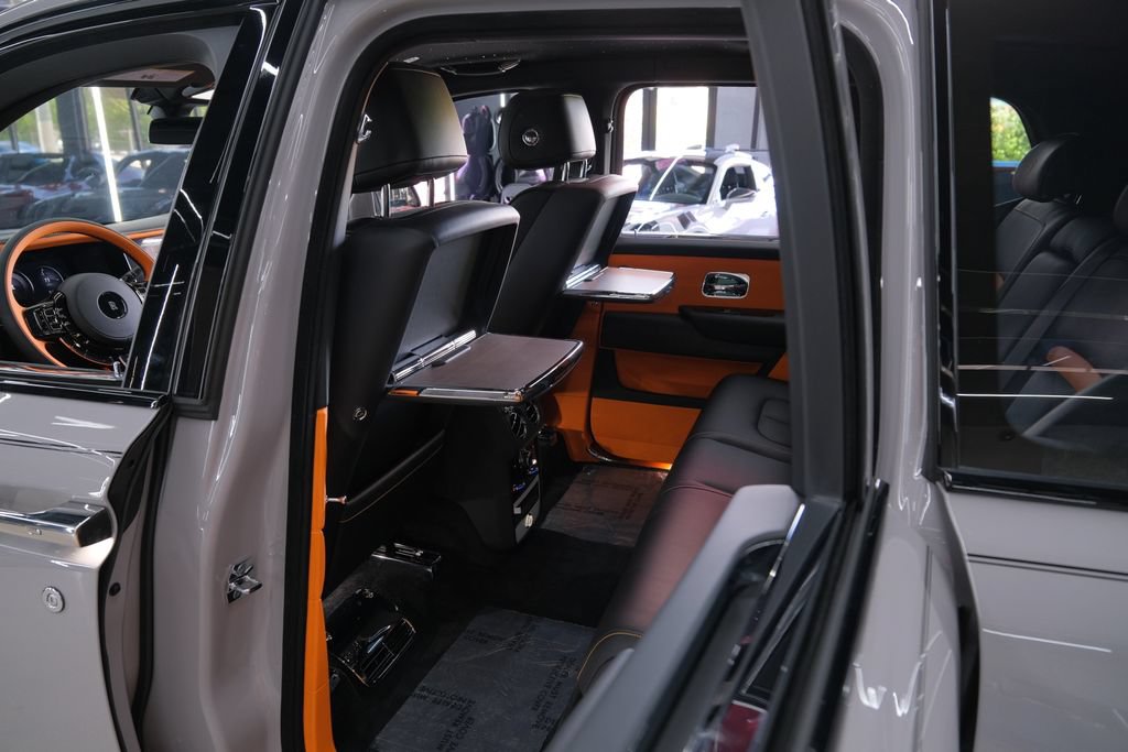 Used 2026 Rolls-Royce Cullinan AWD/4WD image 20