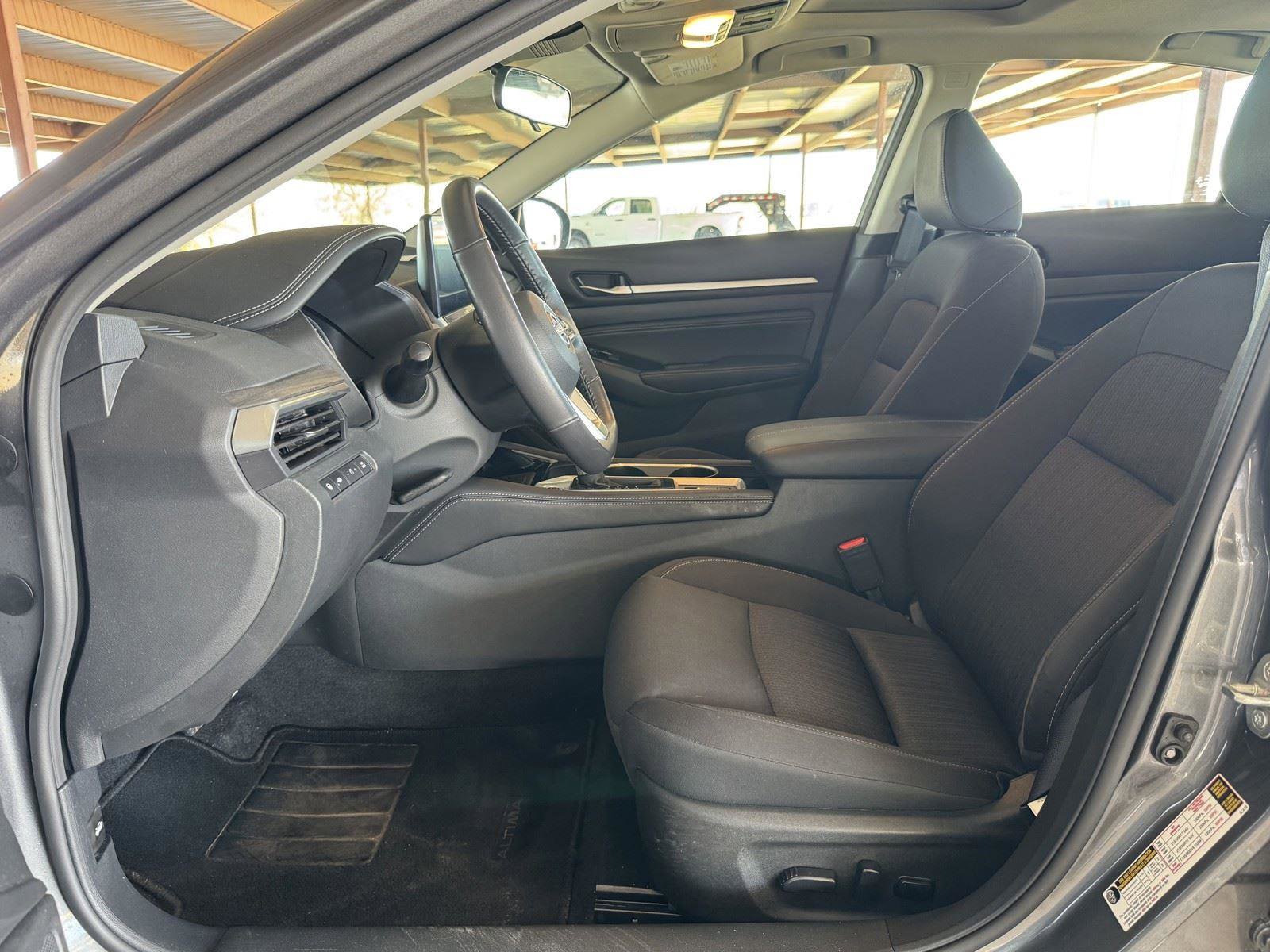 Used 2023 Nissan Altima 2.5 SV w/ SV Premium Package image 26