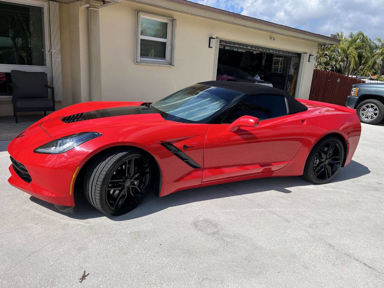Used 2014 Chevrolet Corvette Stingray Convertible w/ Battery Protection Package image 2