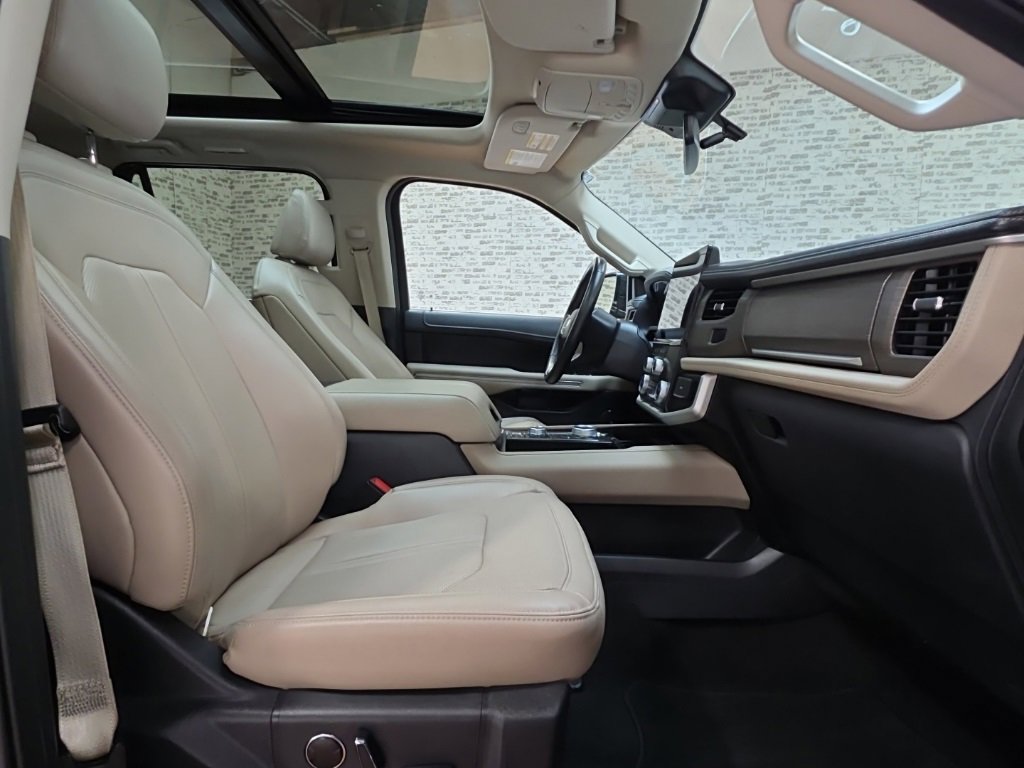 Used 2024 Ford Expedition Max Limited image 10