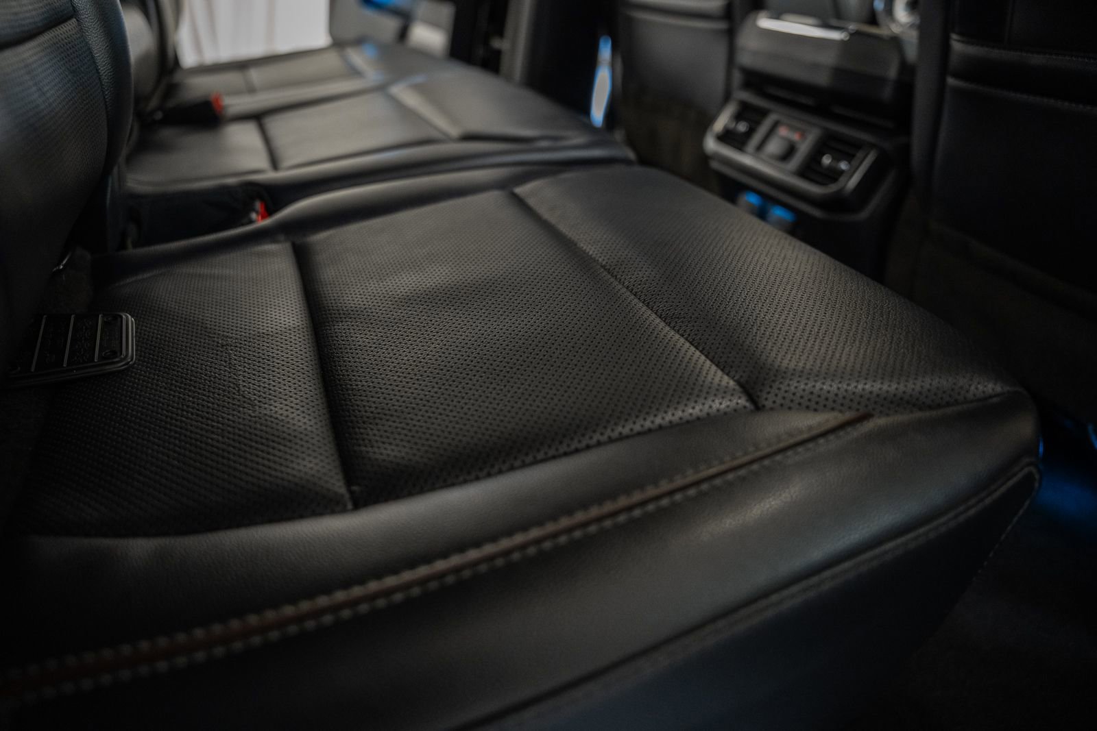 Certified 2021 Ford F150 Lariat w/ Equipment Group 502A High image 41