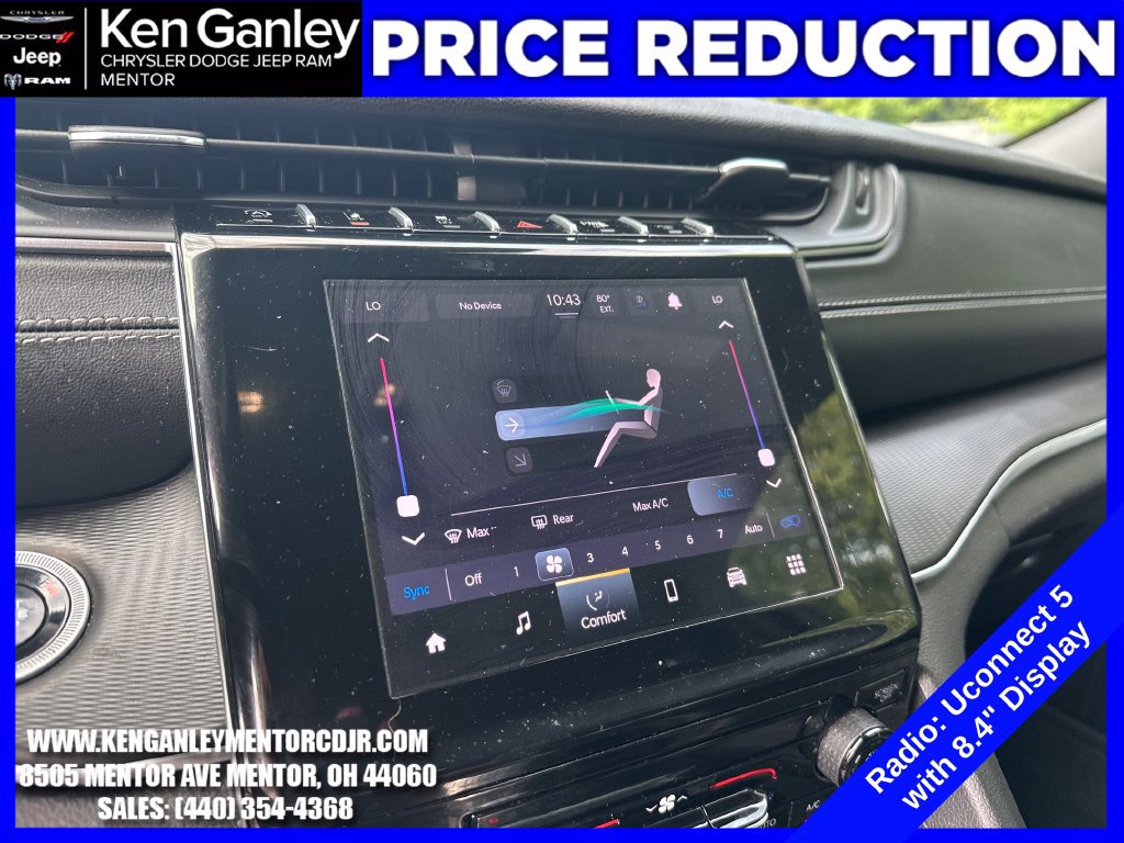Used 2025 Jeep Grand Cherokee Laredo AWD/4WD image 17