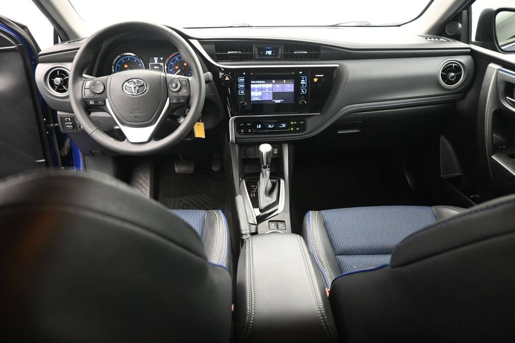 Used 2017 Toyota Corolla SE w/ Carpet Mat Package (TMS) FWD image 17