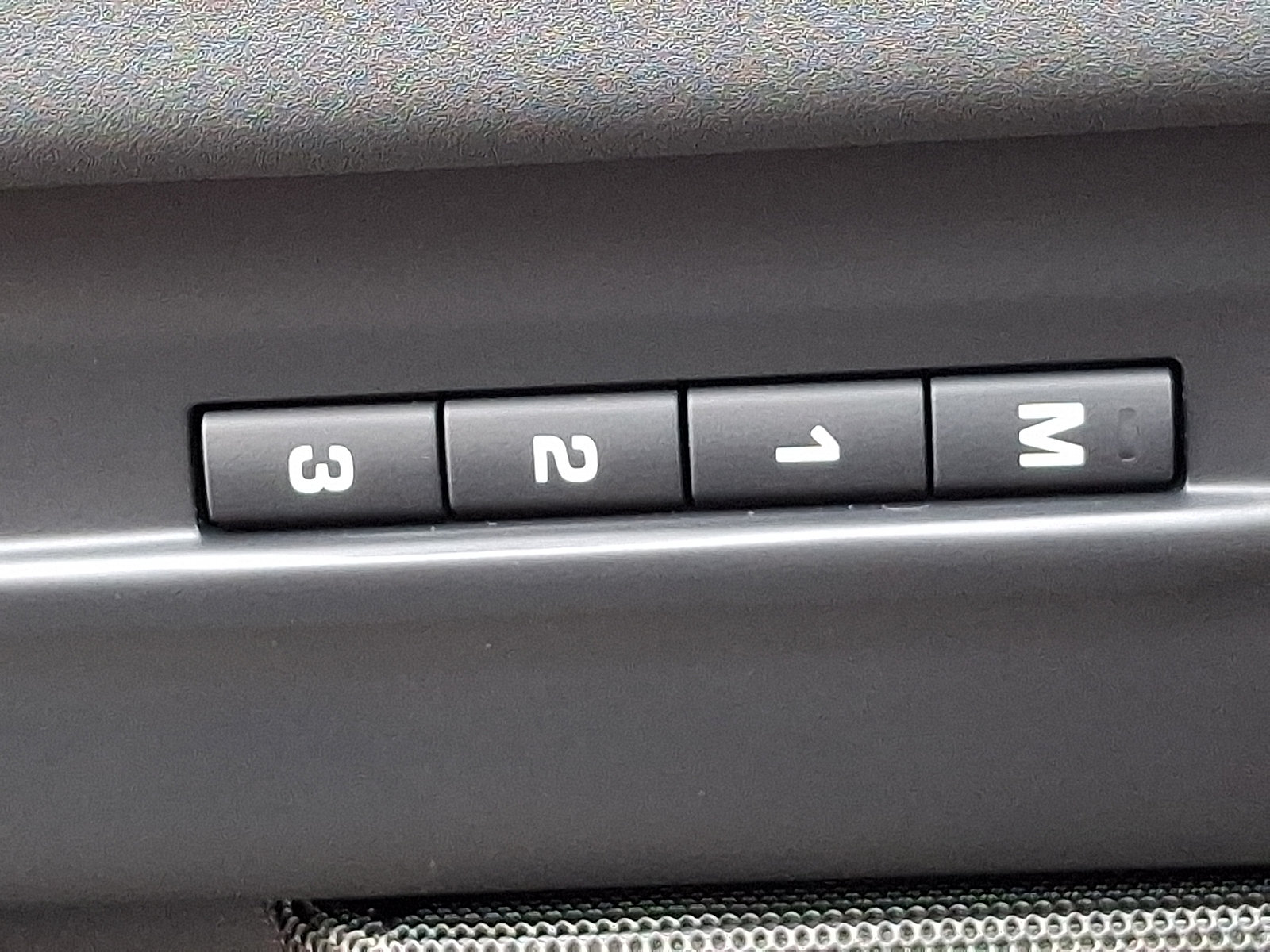 Used 2026 Land Rover Range Rover Evoque Dynamic SE AWD/4WD image 25