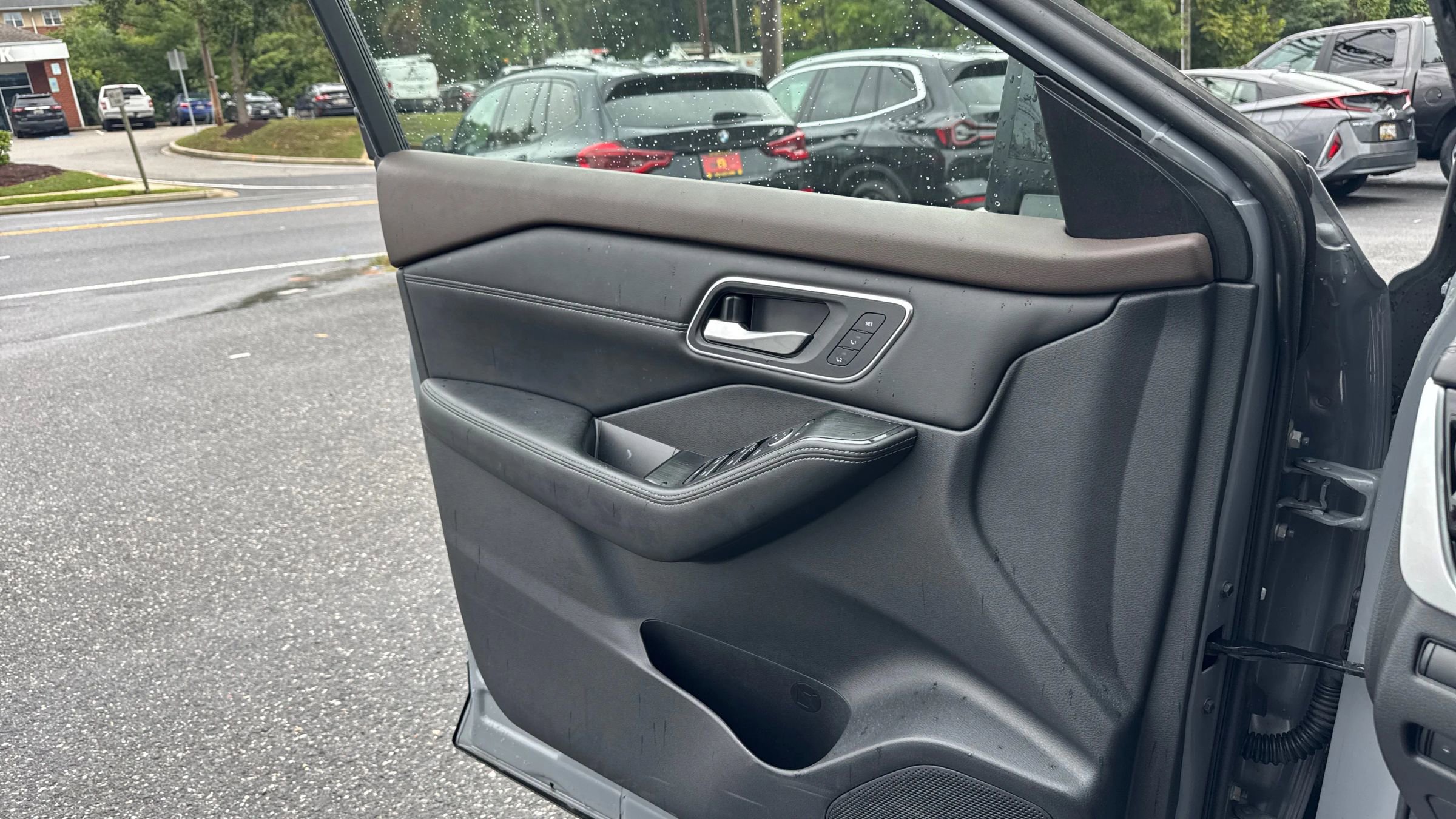 Used 2021 Nissan Rogue Platinum image 23