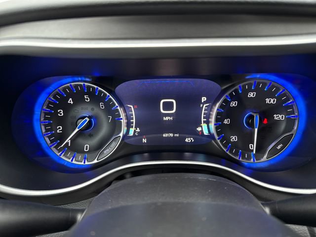 Used 2024 Chrysler Pacifica Touring-L image 20