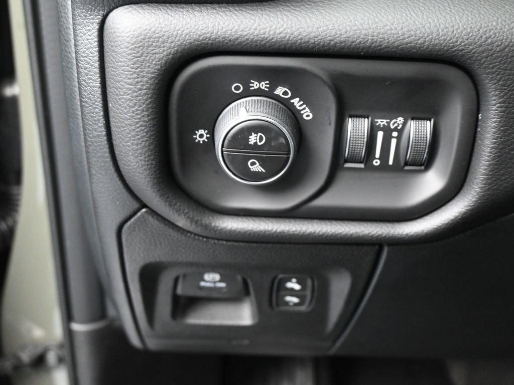 Used 2026 RAM 1500 Laramie w/ Night Edition AWD/4WD image 16