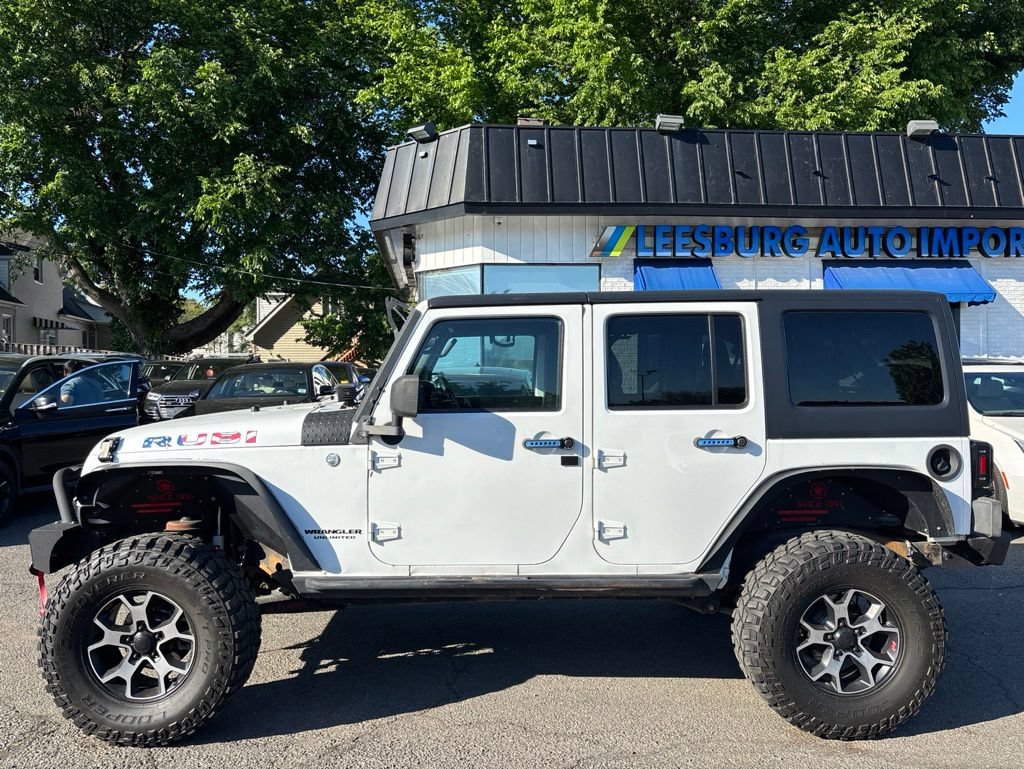 Used 2015 Jeep Wrangler Unlimited Rubicon w/ Connectivity Group AWD/4WD image 29