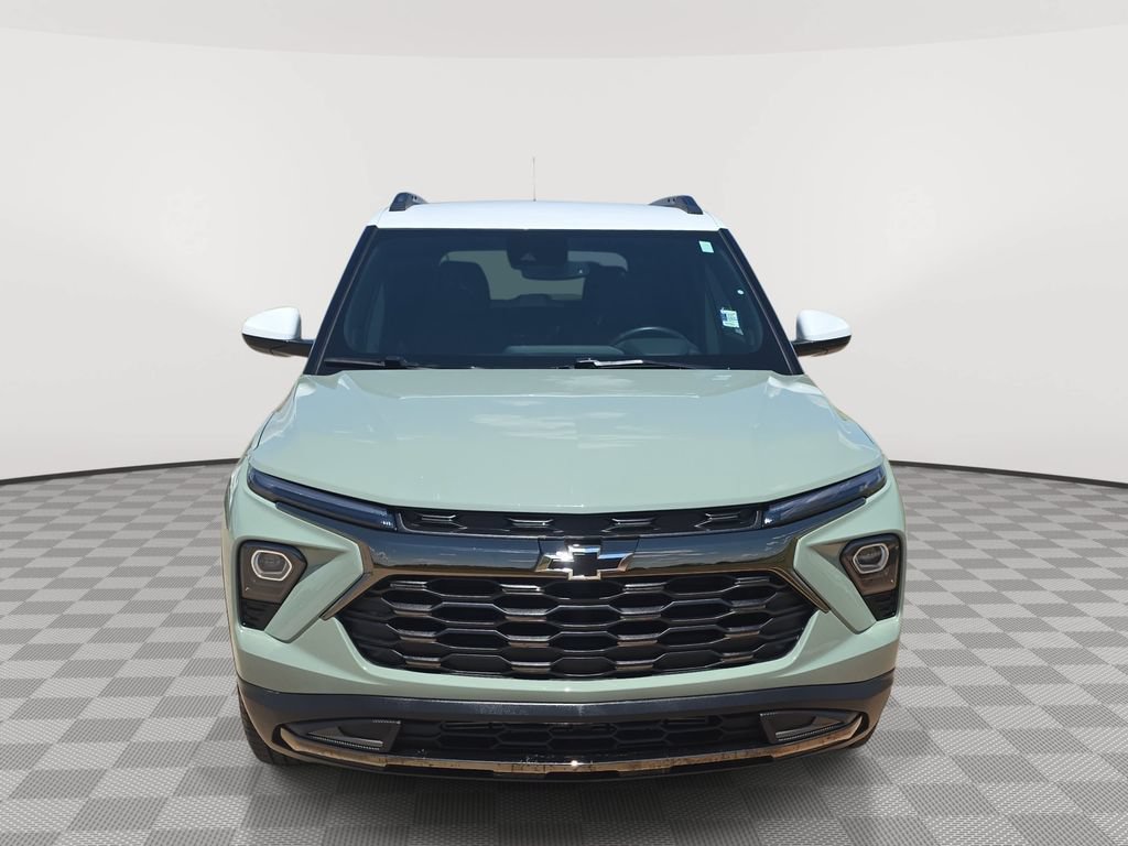 Used 2025 Chevrolet TrailBlazer ACTIV w/ Convenience Package FWD image 2