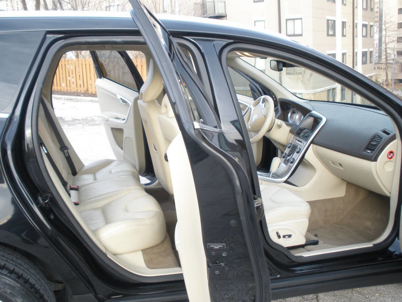 Used 2012 Volvo XC60 3.2 FWD image 22
