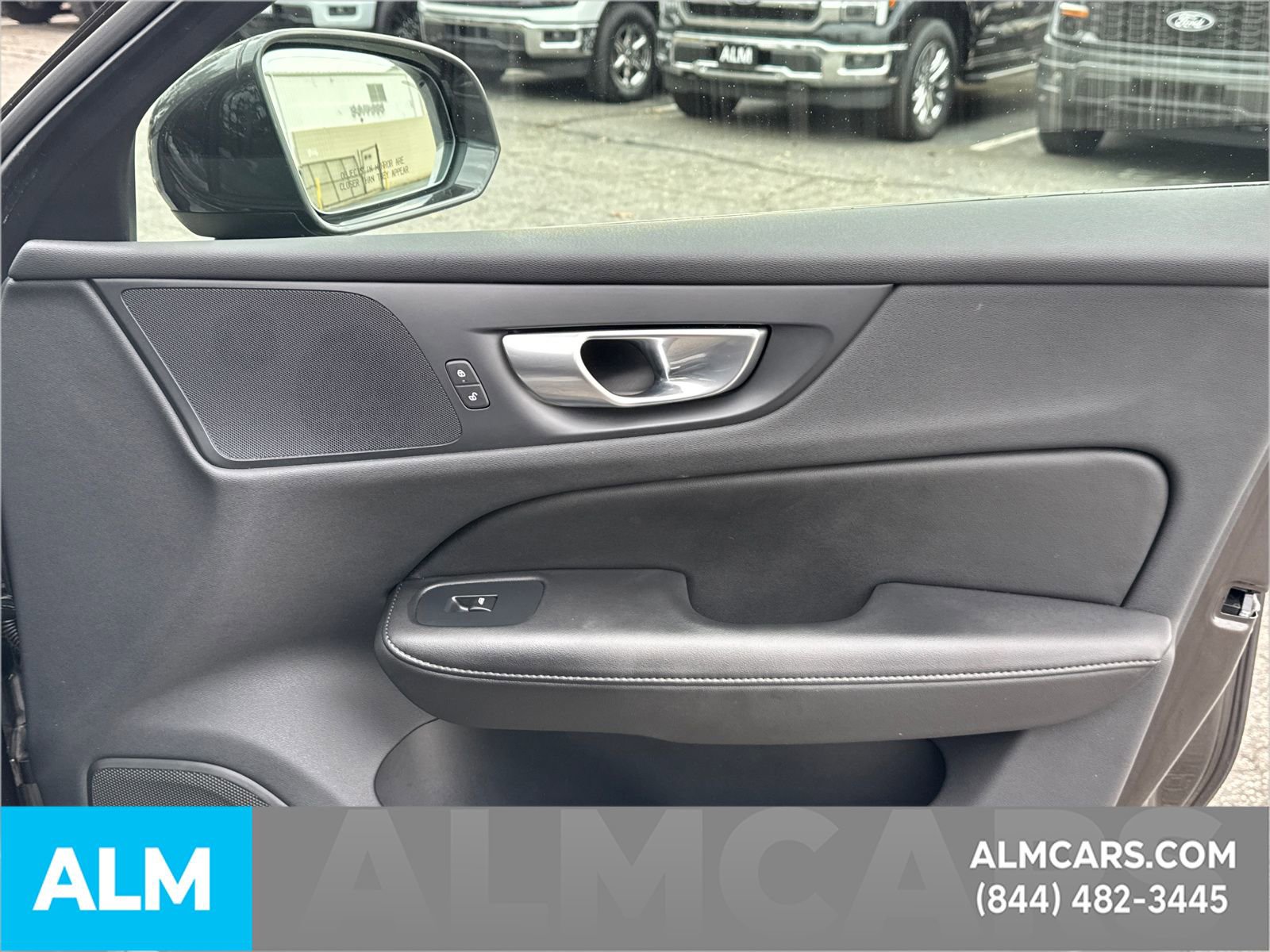 Used 2024 Volvo V60 B5 Cross Country Plus image 18