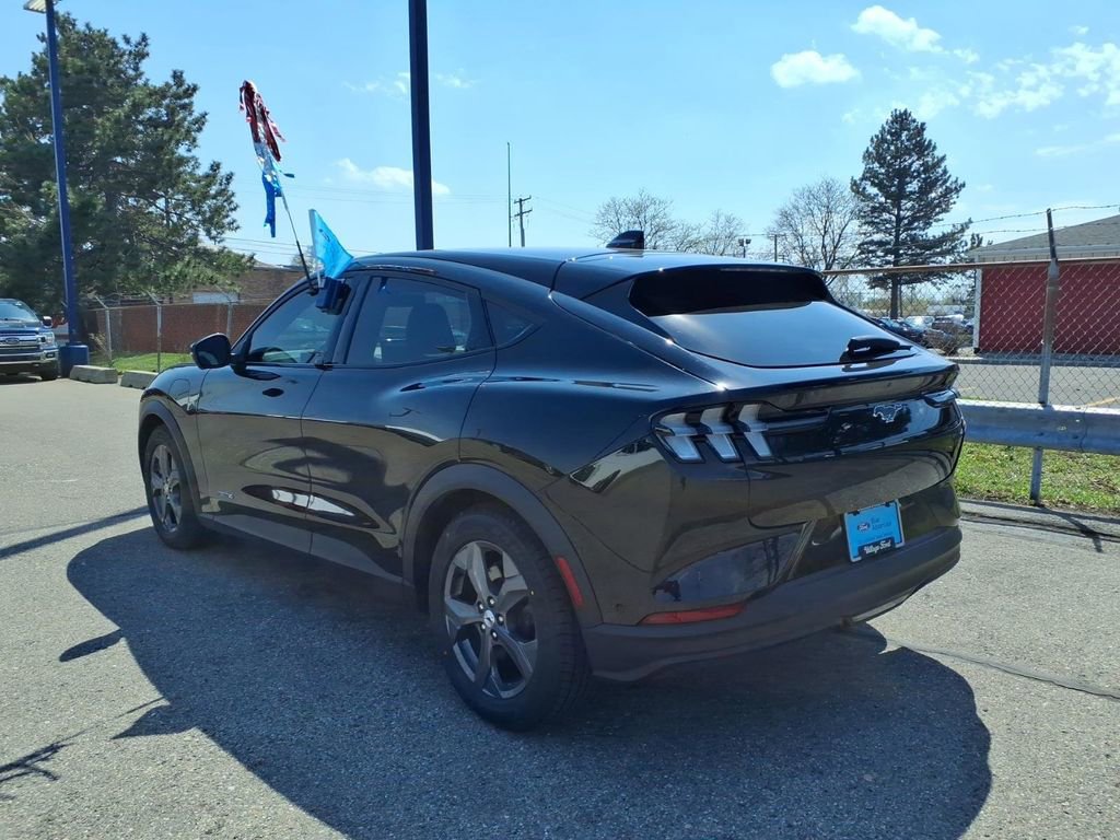 Certified 2023 Ford Mustang Mach-E Select AWD/4WD image 9