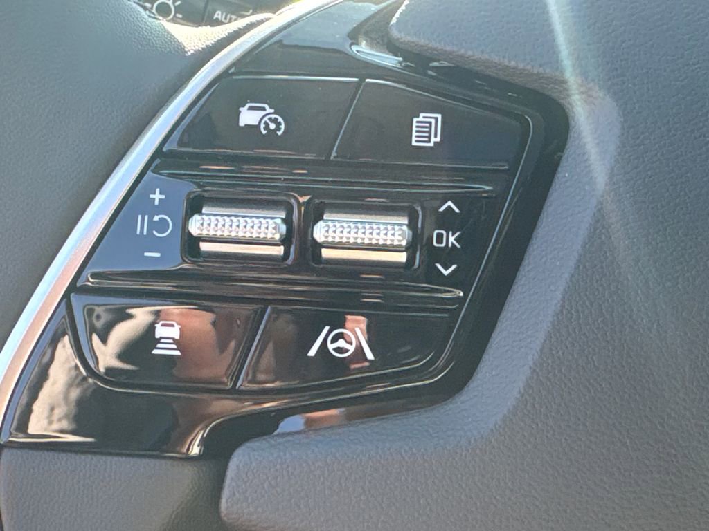 New 2024 Kia Niro EX Touring image 25